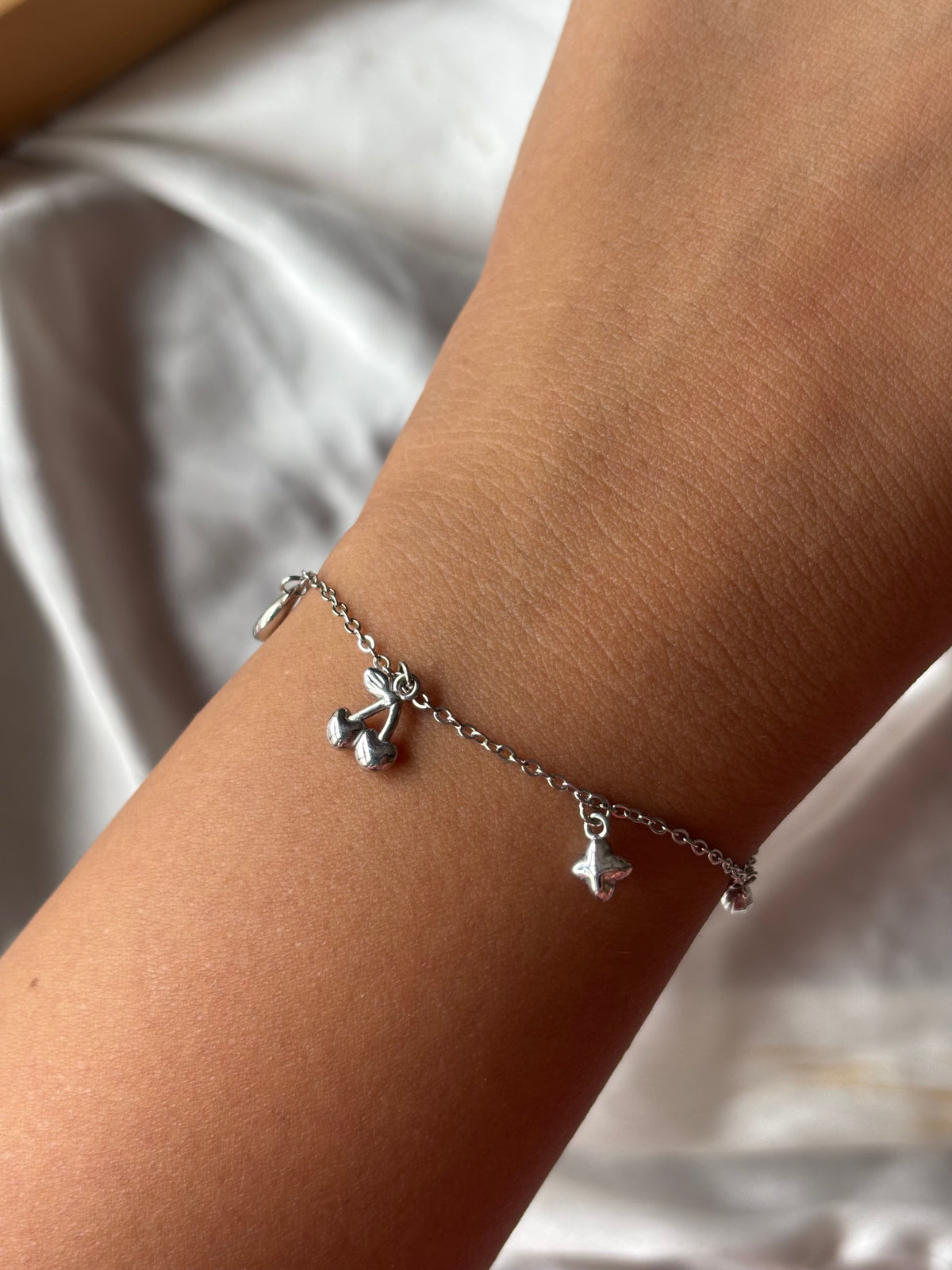 ZELIE BRACELET