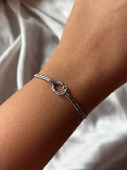 KNOT BRACELET