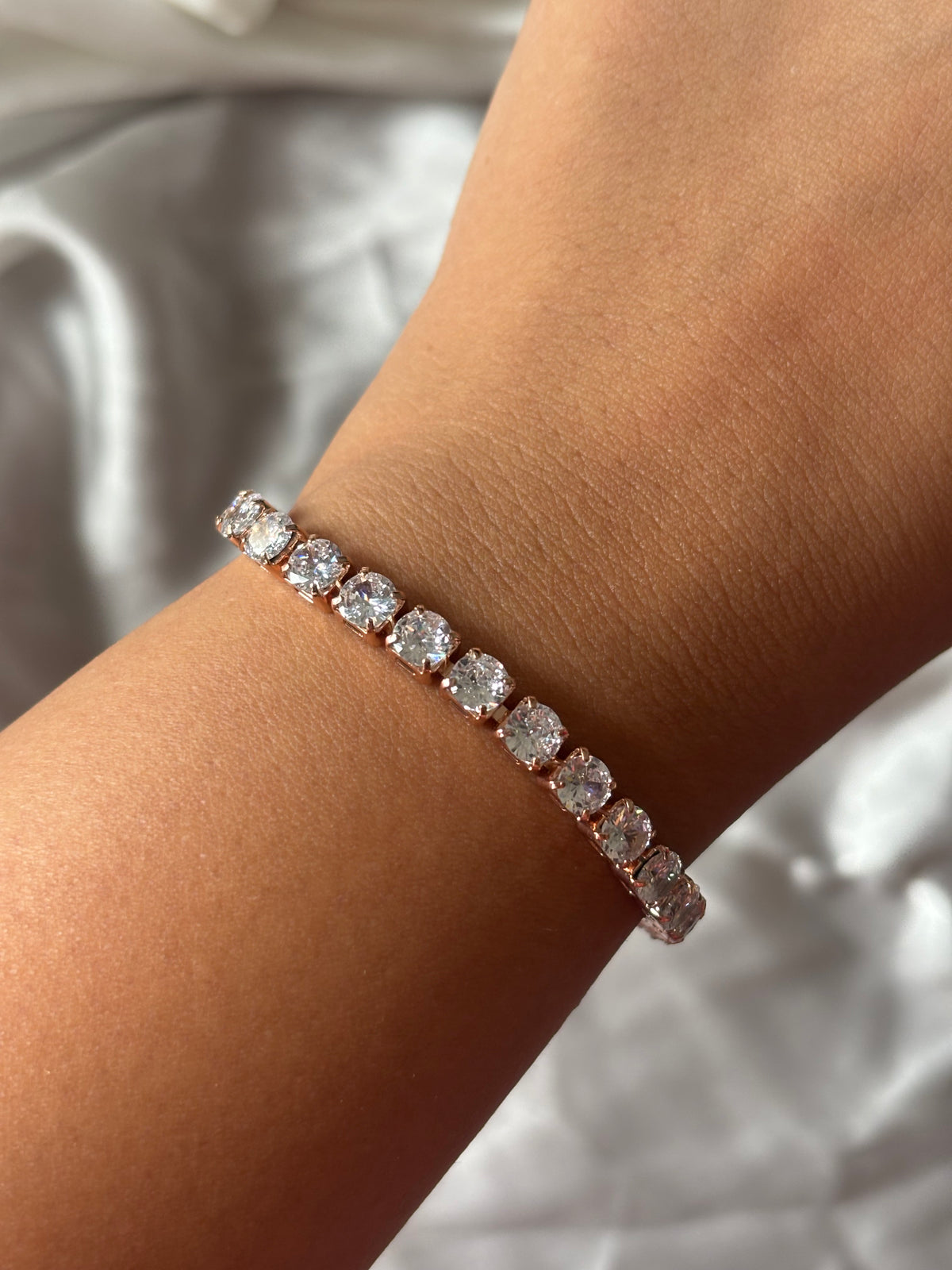 NEUVO TENNIS BRACELET