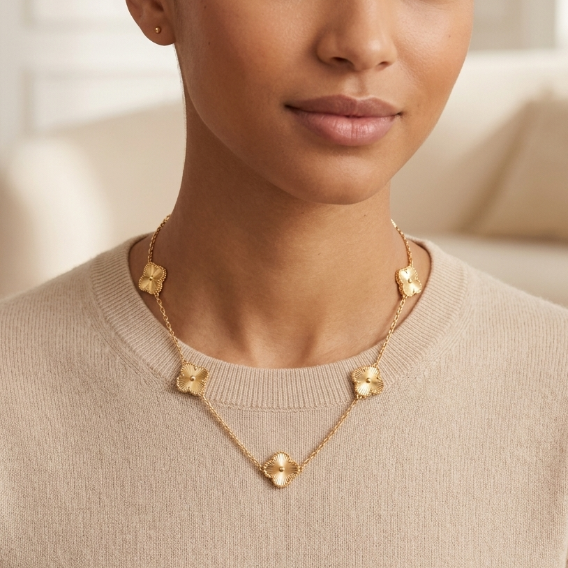 CLOVER NECKLACE
