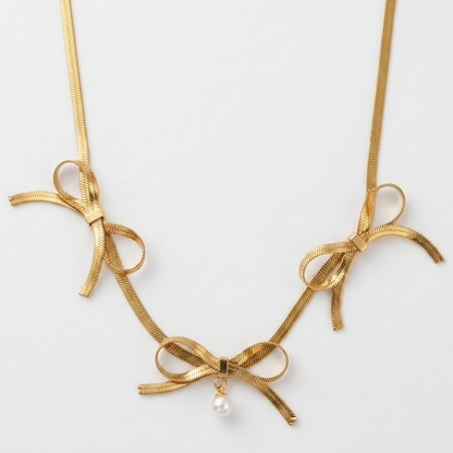 COQUETTE NECKLACE