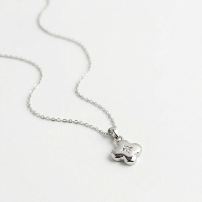 MINI CLOVER NECKLACE
