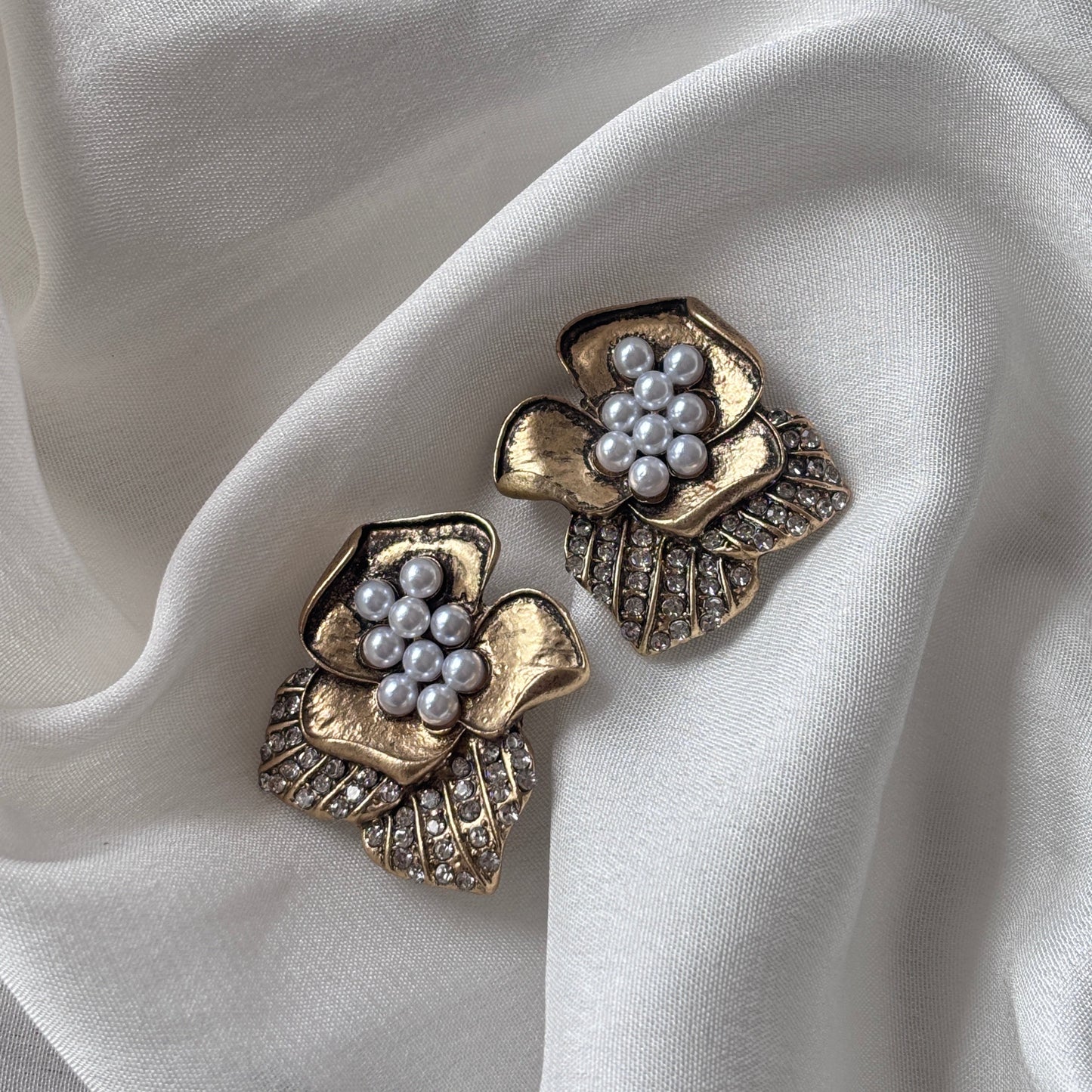 FLOWER PRESS-ON STUDS
