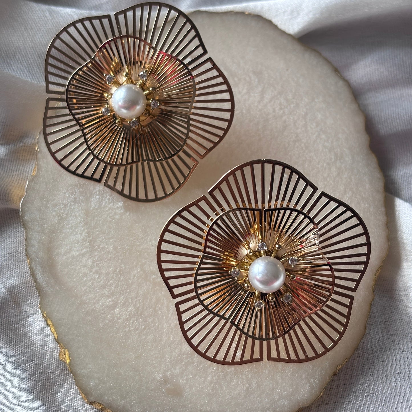 LONA EARRINGS